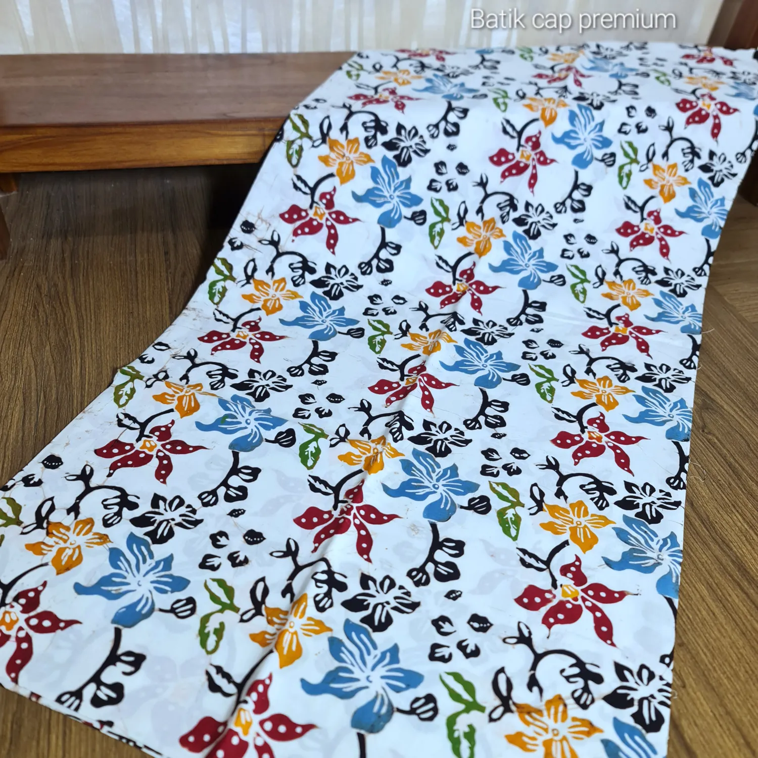 Kain Batik Colet Buketan Sebar Putih